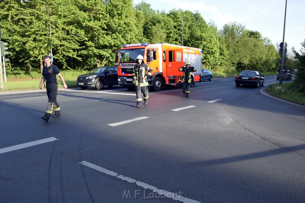 TLF 4 umgestuerzt Koeln Bocklemuend Ollenhauer Ring Militaerringstr P043.JPG - Miklos Laubert